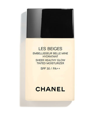 Chanel-Les-Beiges-Sheer-Healthy-Glow-Tinted-Moisturizer-SPF-30