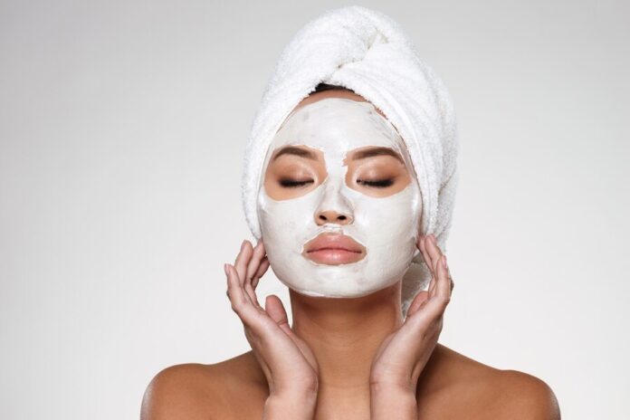 Top 5: Najlepsze maski do twarzy o działaniu anti-aging