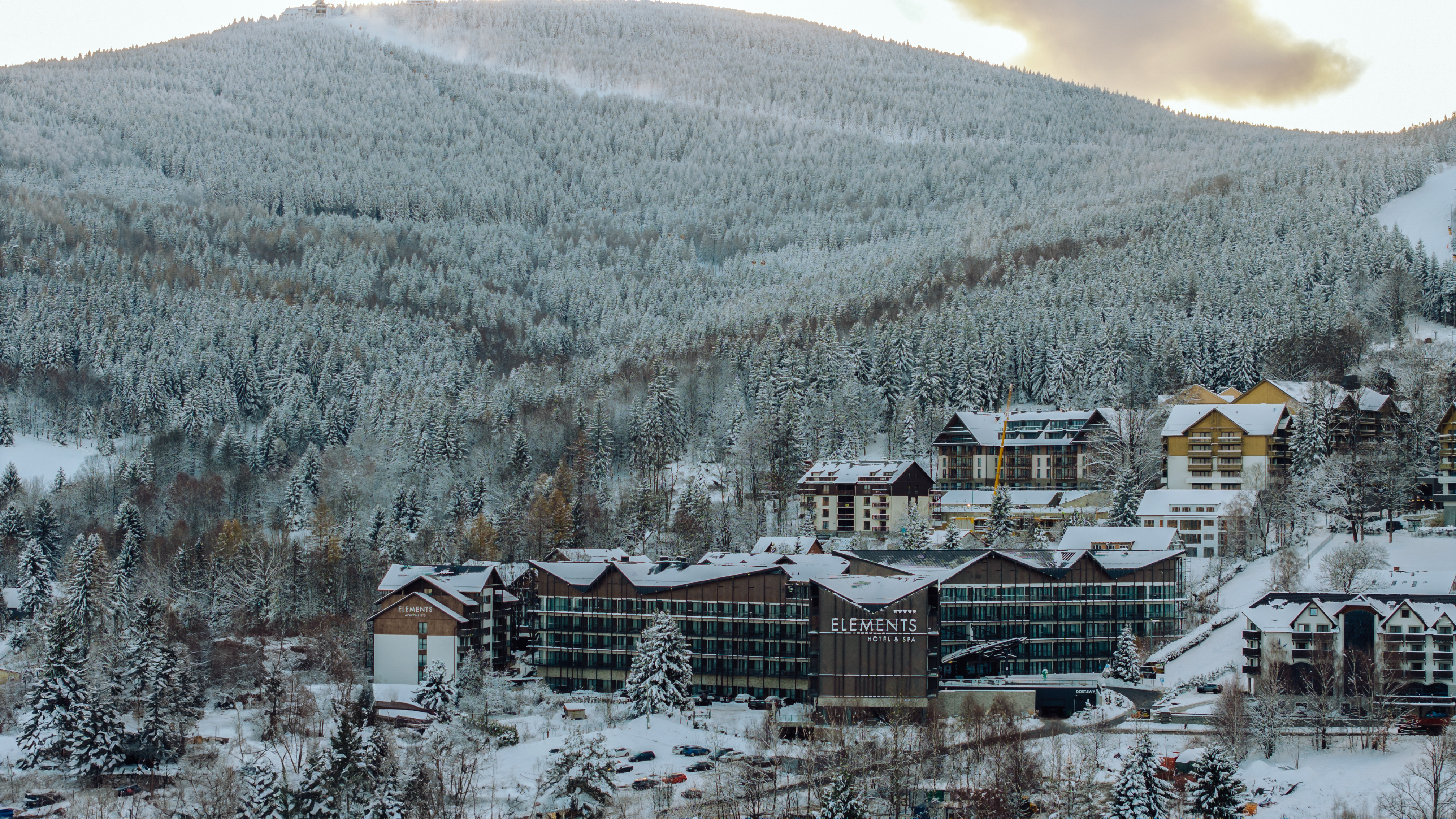 Elements - Ciemniej - Zima 2025-29